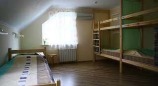 Гостиница Хостел Друзья Краснодар Односпальная кровать в  женском общем номере-2